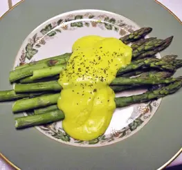 Difference between Hollandaise and Bearnaise Sauces