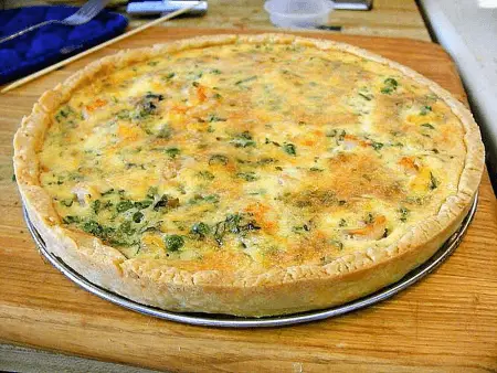 salmon pie crust quiche