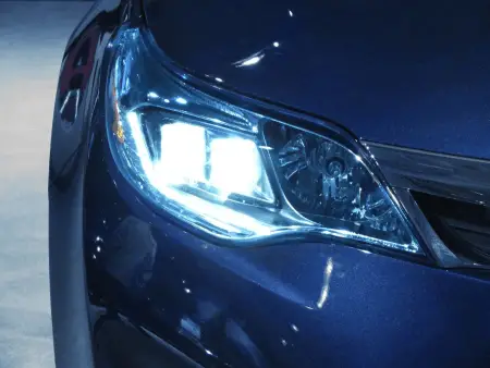 Xenon gas-filled headlights