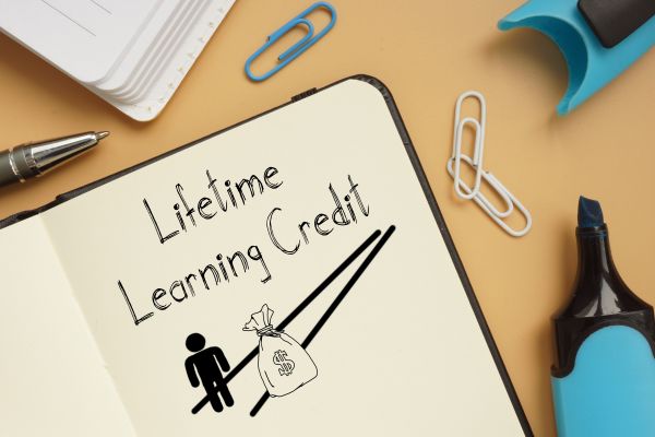 Difference Between AOC and Lifetime Learning Credit