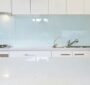 Difference Between Kitchen With and Without Glass Backsplash