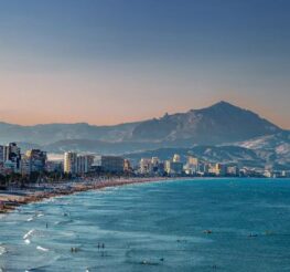 Difference Between Malaga and Alicante for a Memorable Vacation with Kids