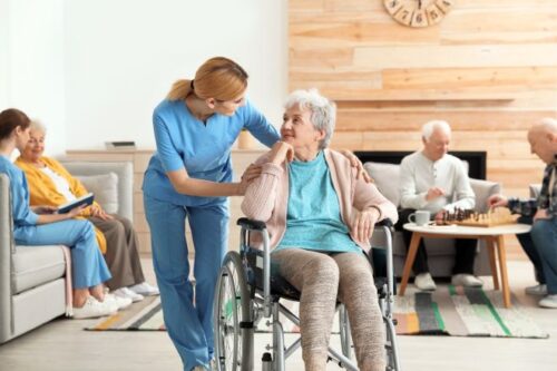 Difference Between a Retirement Home and a Nursing Home