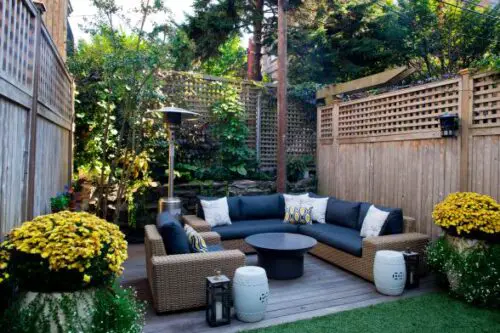 Difference Between an Outdoor Living Space and a Yard