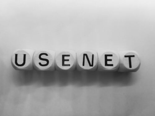 Difference Between the Internet and Usenet