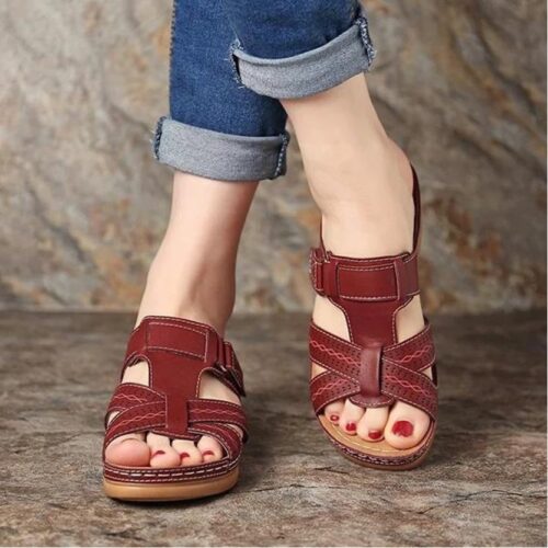 Difference Between Orthopedic Sandals for Women and Regular Sandals