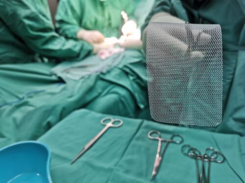 Difference Between Hernia Mesh Complications and Standard Surgical Risks